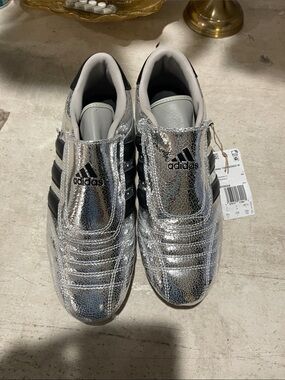 adidas Silver Metallic Sneakers with Black Stripes taekwondo women’s new